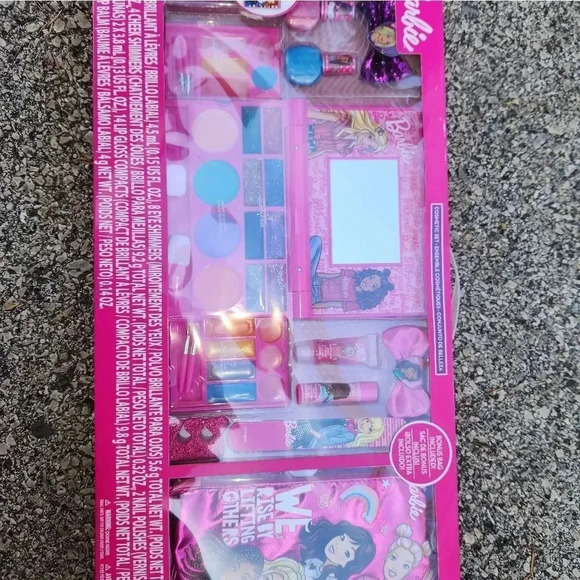 Barbie Cosmetic Set‎ - Picture 2 of 5